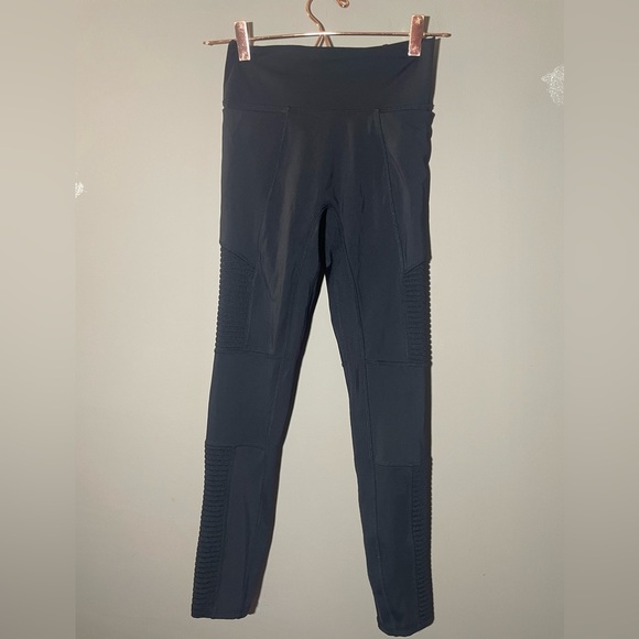 Fabletics Motion365+ High-Waisted Moto Legging Size S - Picture 2 of 5